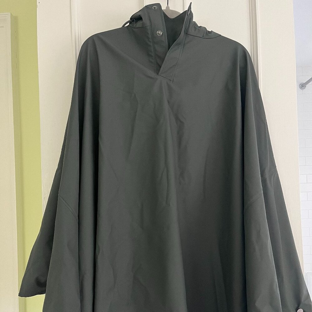 RAINS waterproof cape/poncho